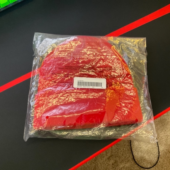 Sumpreme Beanie - Picture 2 of 2